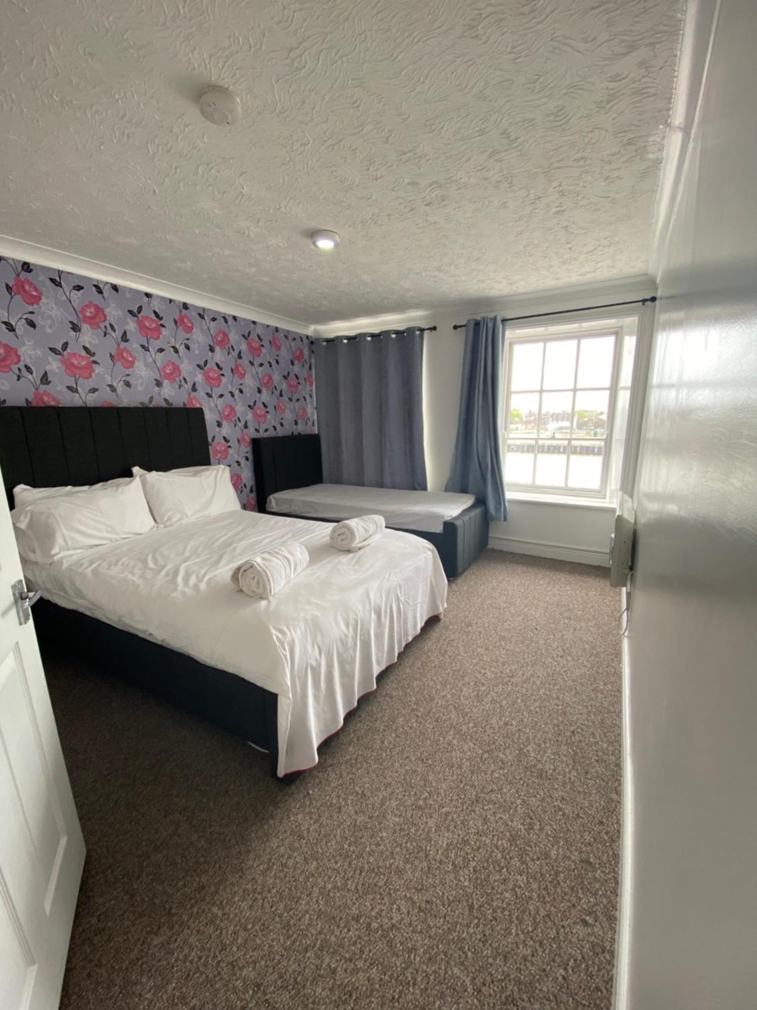 Spacious One Bedroom Flat With River View, 1E Great Yarmouth Eksteriør bilde